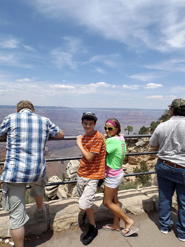 DSCF0063.JPG - Robbie and Kayla at the Grand Canyon