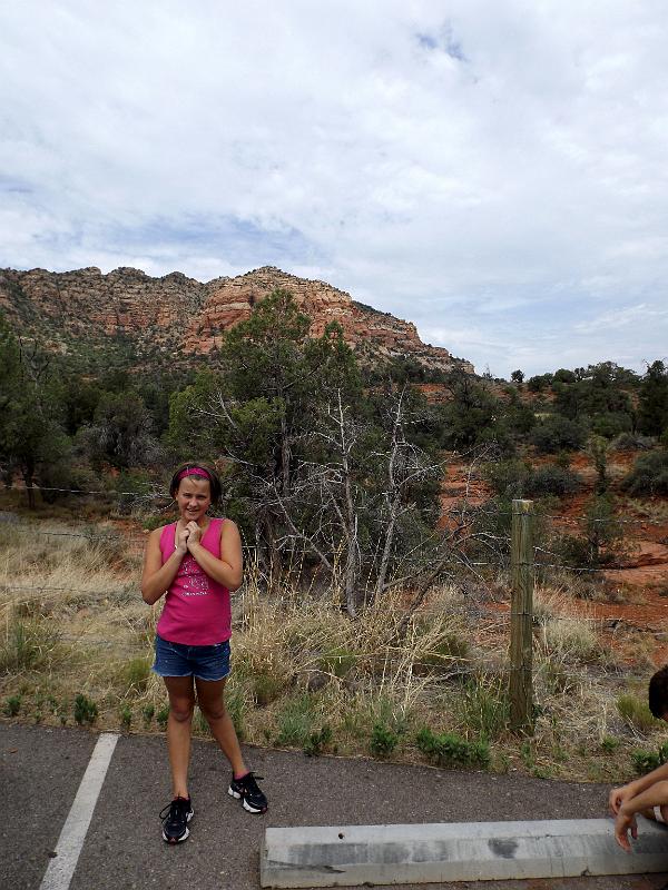 DSCF0157.JPG - Sedona - red rocks - Kayla