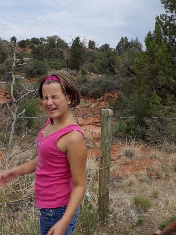 DSCF0158.JPG - Sedona - red rocks - Kayla