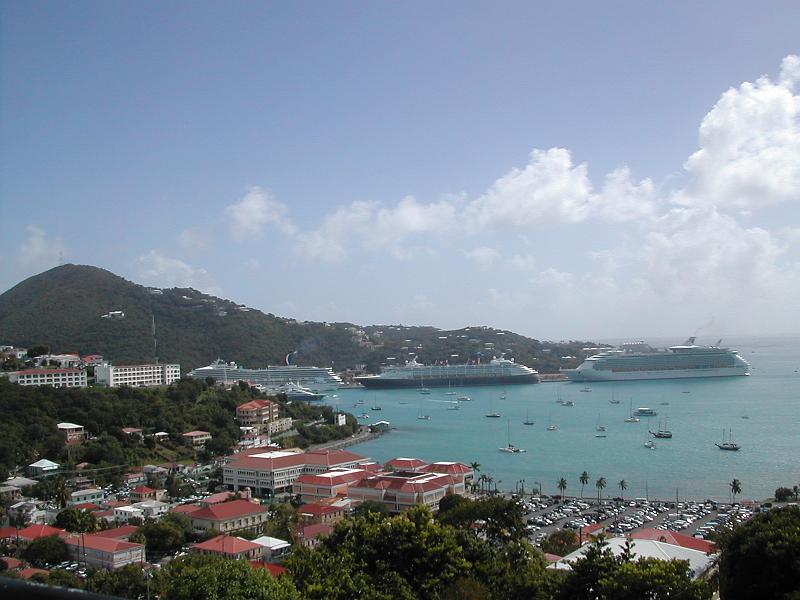 DSCN5112.JPG - Ships docked at St. Thomas