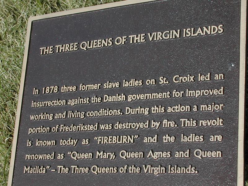 DSCN5120.JPG - Info about the 3 Queens