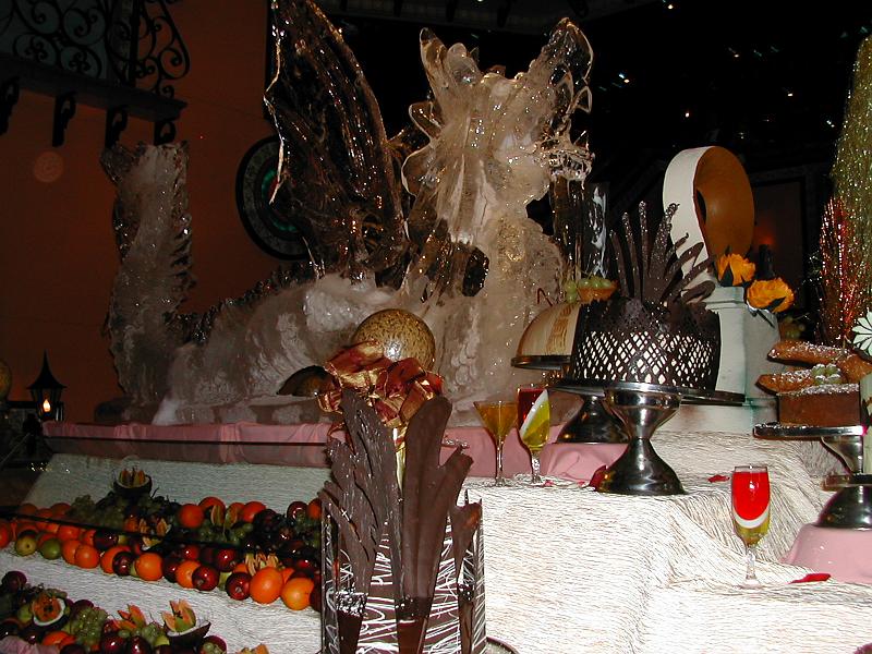 DSCN5163.JPG - Ice sculpture at Grand Buffet