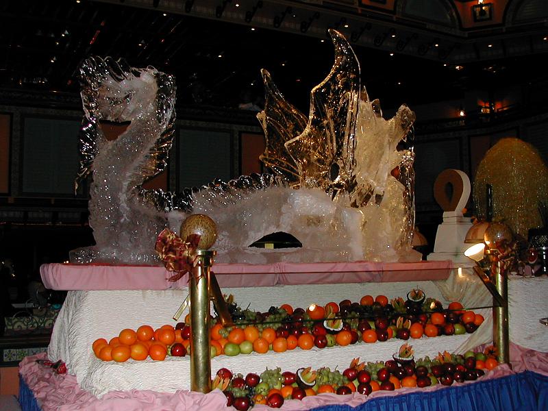 DSCN5164.JPG - Ice sculpture at Grand Buffet