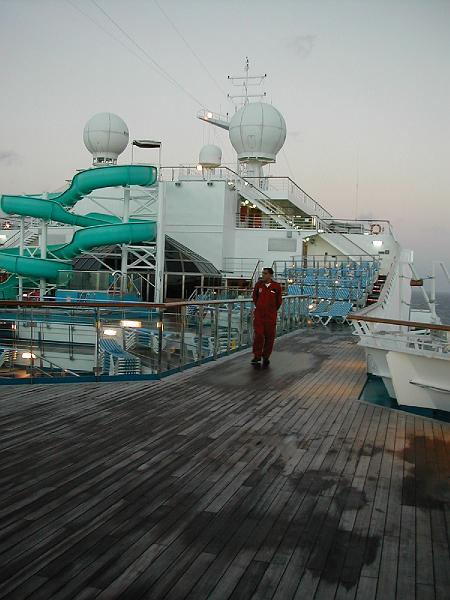 DSCN5171.JPG - Lido deck on the ship