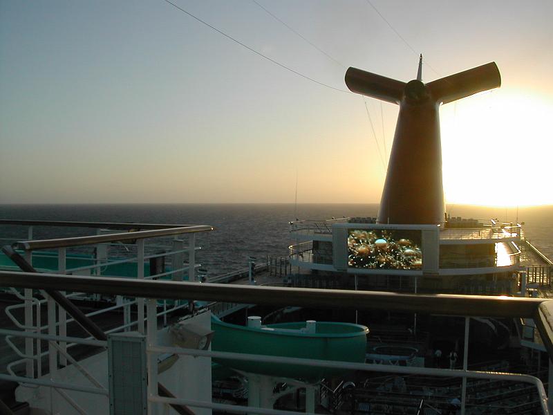 DSCN5182.JPG - Lido Deck at sunrise