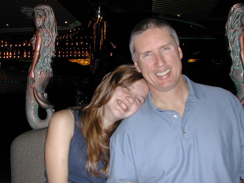 DSCN5190.JPG - Courtney and Dad at dinner