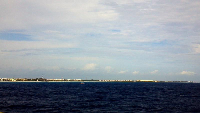 2013-01-22_15-07-50_792.jpg - Playa del Carmen coastline