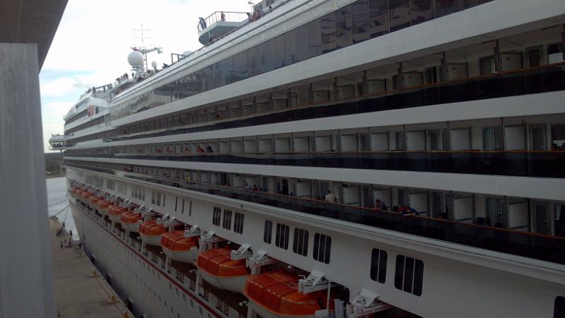 2013-01-22_16-25-50_813.jpg - Carnival ships at dock - view from cabin