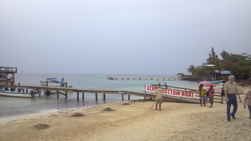 2013-01-24_10-34-08_766.jpg - Roatan Island, Honduras - West Bay