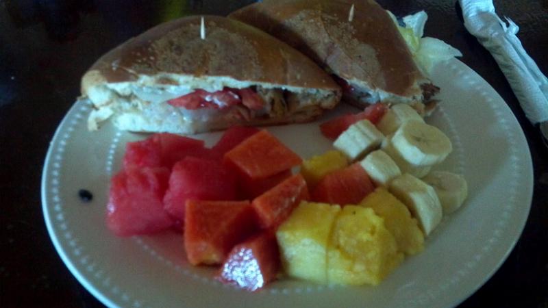 2013-01-24_11-18-31_349.jpg - Roatan Island, Honduras - West Bay    Foster's -  had locally caught grouper!  Excellent!