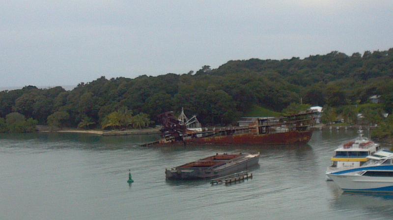 2013-01-24_13-46-28_486.jpg - Roatan Island, Honduras - Mahogany Bay